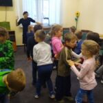 Justyna Jurasz podczas prowadzenia spotkania. Justyna Jurasz podczas prowadzenia spotkania.