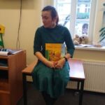 Justyna Jurasz podczas prowadzenia zajęć.