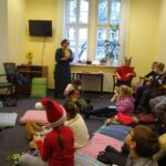 Justyna Jurasz podczas prowadzenia zajęć..