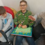 Zajęcia prowadzone przez Justynę Jurasz, uczestnicy warsztatów