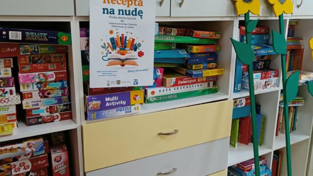 Akcja przekazania książek pacjentom USK w Opolu